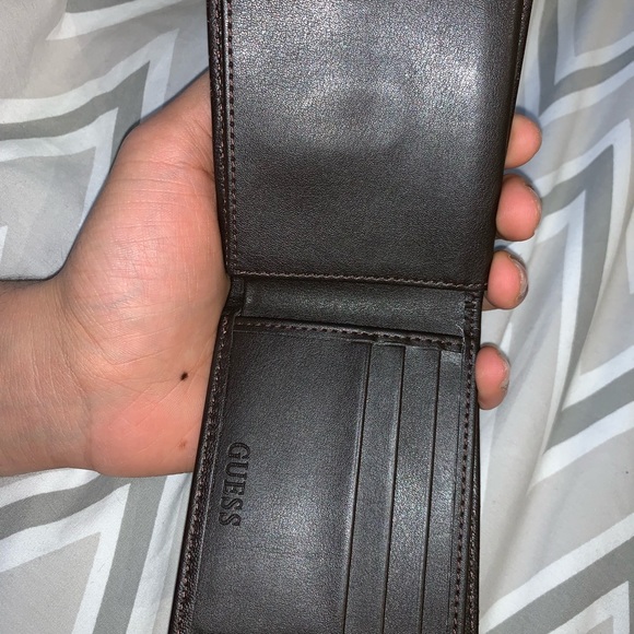 Guess wallet for men. Genuine leather. - Picture 2 of 4
